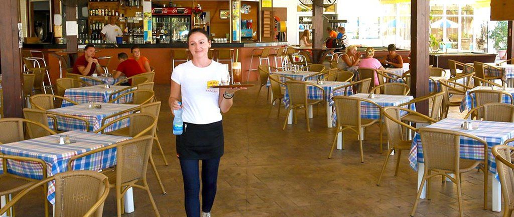 Lägenhetshotell Makronisos Village 3*