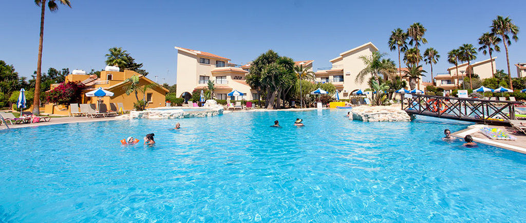 Lägenhetshotell Makronisos Village 3*