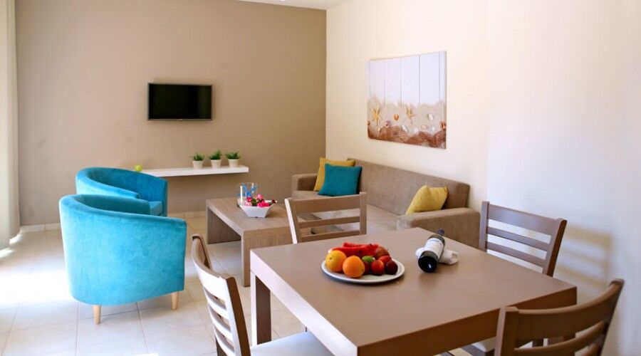 Makronisos Village Lägenhetshotell 3*